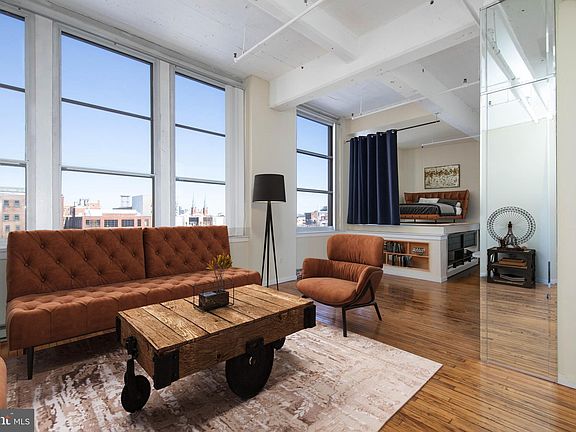 3rd image of 1238 Callowhill St Suite 501