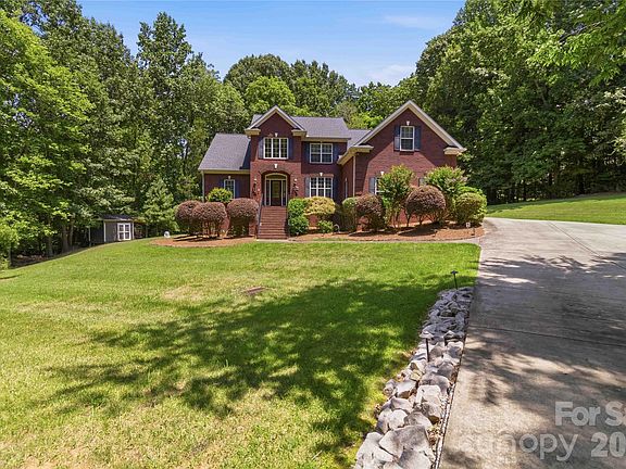 2nd image of 280 Catawba Crest Ln