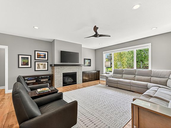3rd image of 342 Wimbledon Hills Dr SW