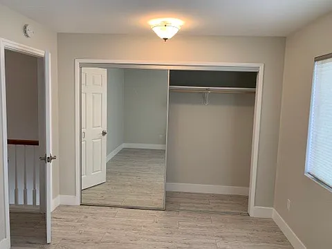 1846 Oxford Ave — Photo 6