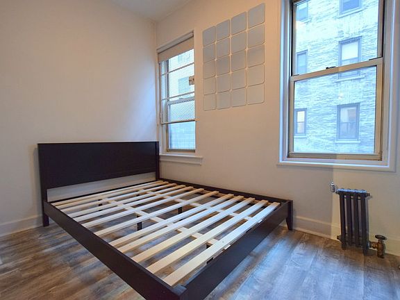 4th image of 25 W 64th St #D3