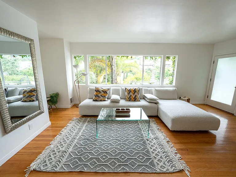 2069 Paramount Dr — Photo 17