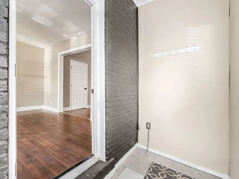 274 S Skidmore St — Photo 4