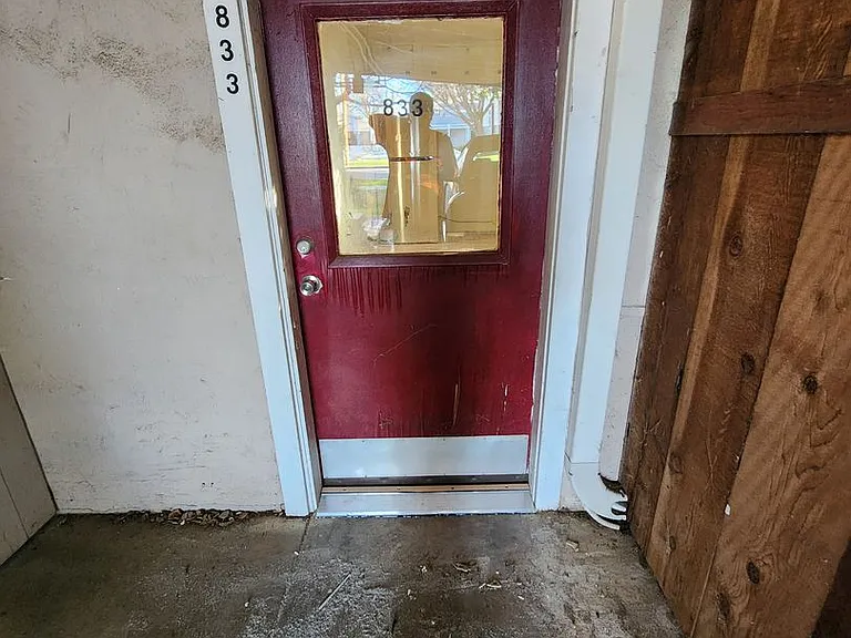 833 W 4th Ave — Photo 3