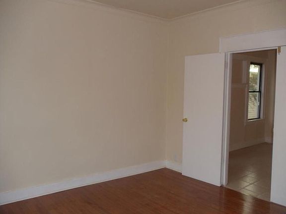 4th image of 381-383 S 19th St