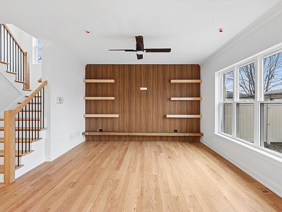 5th image of 10832 Massasoit Ave