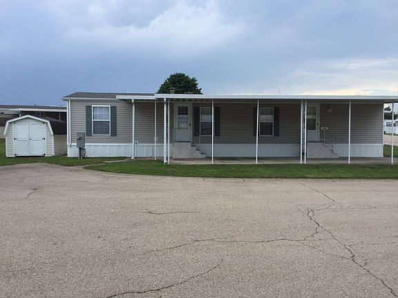 3rd image of 460 Oak Lawn Dr