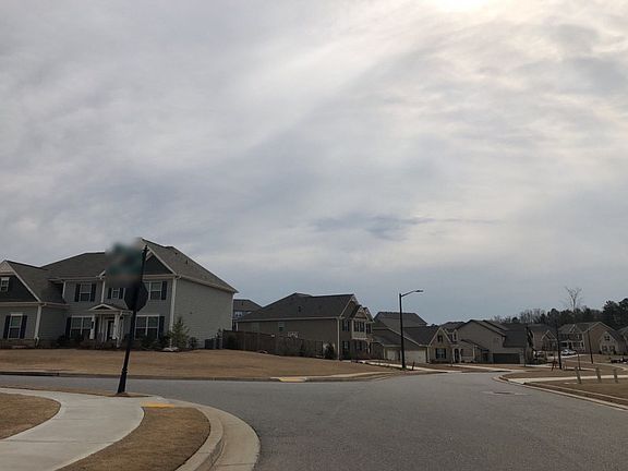 4th image of 161 Wheaten Dr