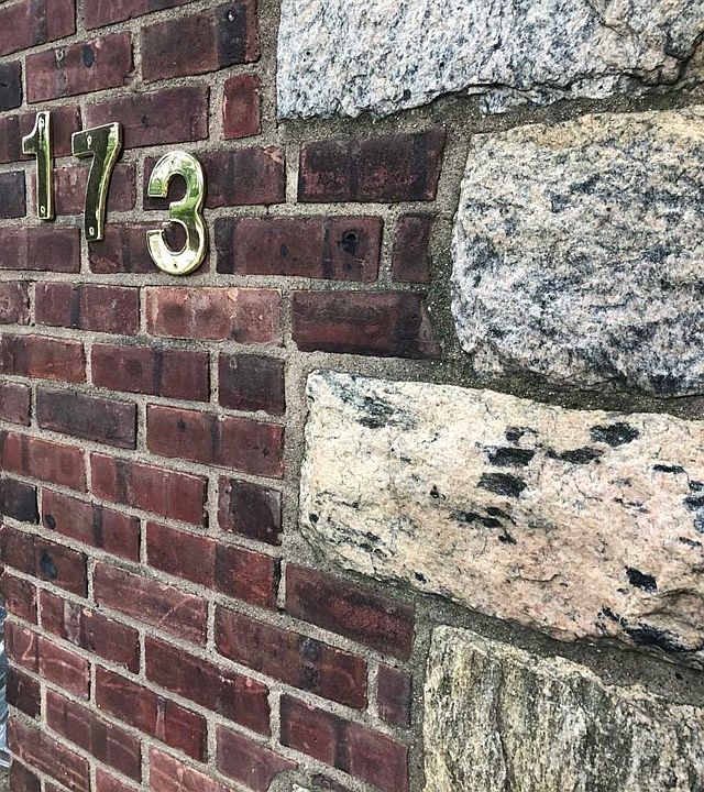 2nd image of 173 Ross Ave