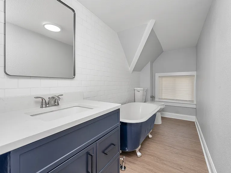 221 N Elizabeth St #3 — Photo 8