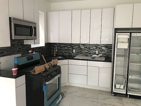 3rd image of 536 Shepherd Ave