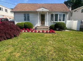 62 Iroquois Ave, Lake Hiawatha, NJ 07034