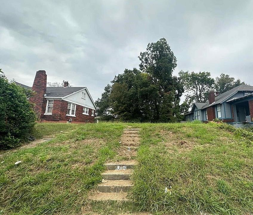 1st image of 1094 Greenlaw Ave #124