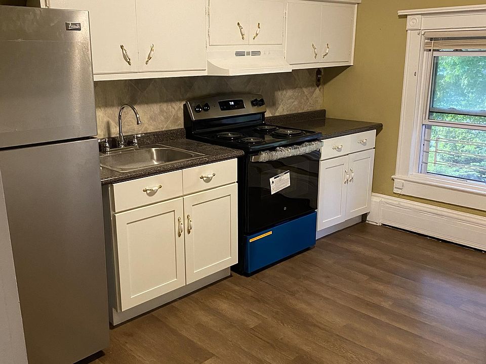 1st image of 152 Park Ave APT 3