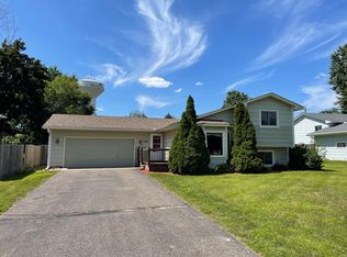 7534 Greenfield Ave, Mounds View, MN 55112