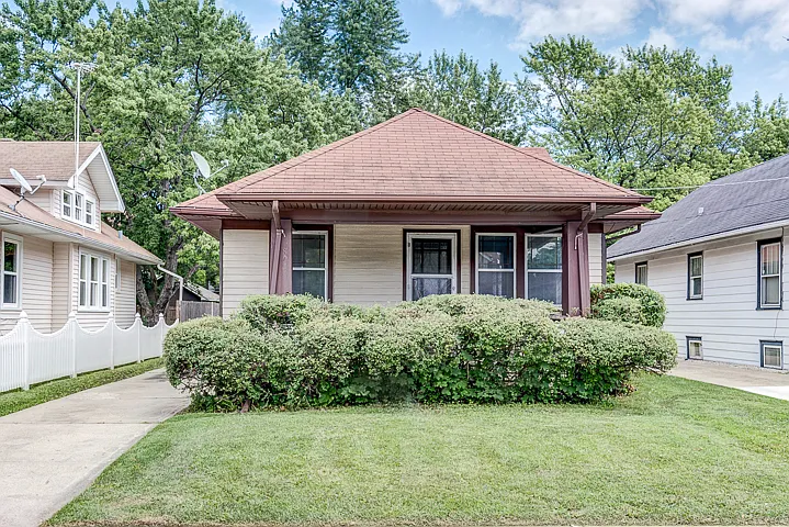 824 Lebanon St, Aurora, IL 60505 | Zillow