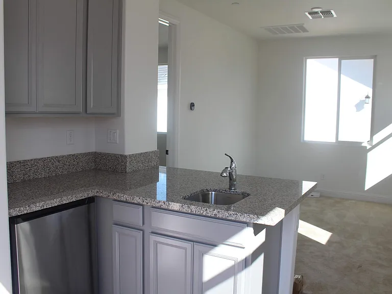 308 E Ramsey Dr — Photo 5