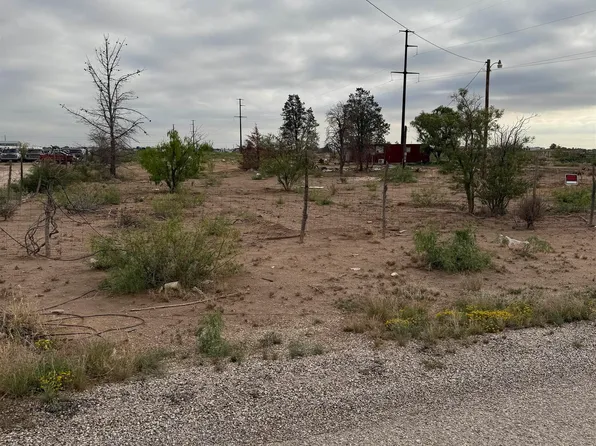 708 Winchester Rd, Carlsbad, NM 88220