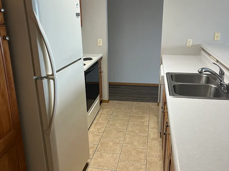 500 W Acres Dr #7 — Photo 9