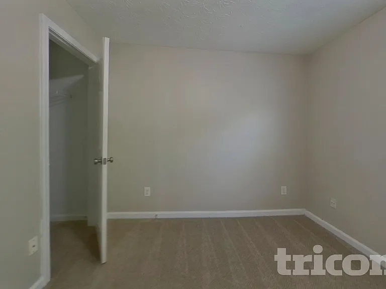 338 Shadowbrooke Cir — Photo 13