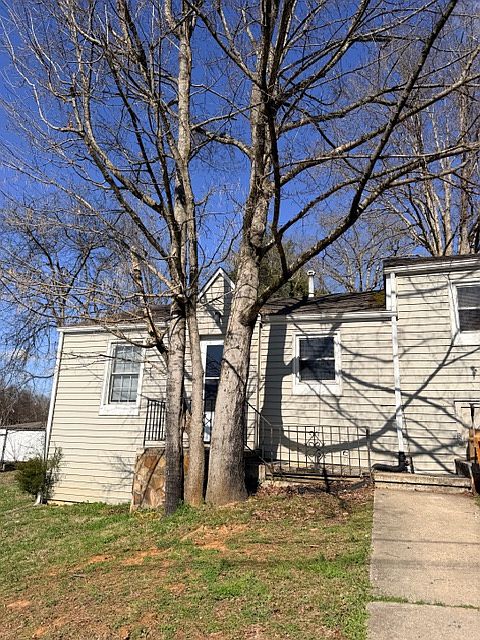 1st image of 112 Marion St #112