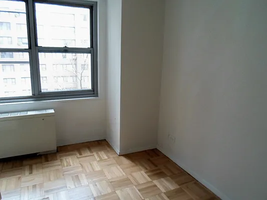 Sold by Manhattan Network Inc. | media 9