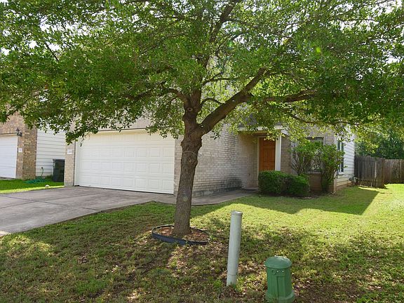 3rd image of 3211 Barksdale Dr