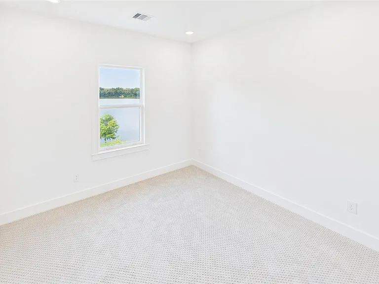 9609 Valeca Dr — Photo 19