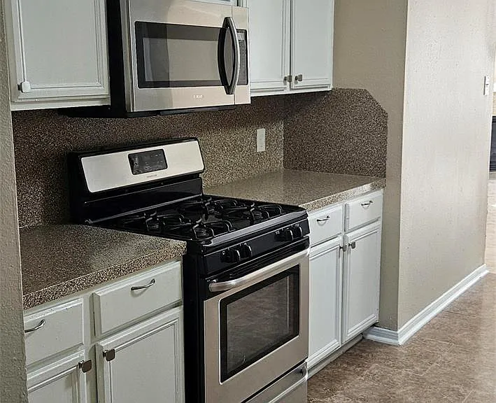 3103 Barkers Crossing Ave — Photo 14