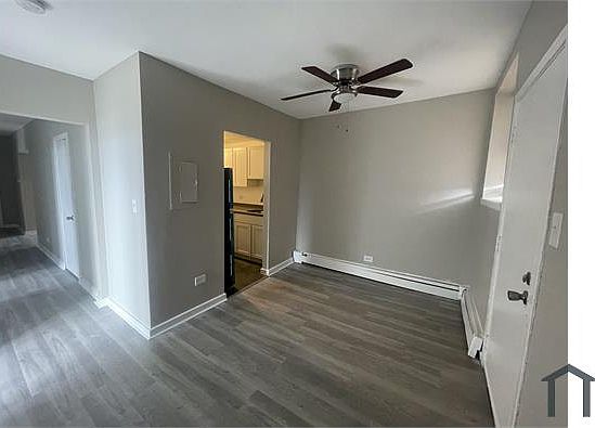 4th image of 6930 S Clyde Ave #205