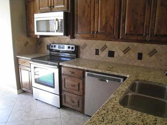2nd image of 1001 Tristan Ln