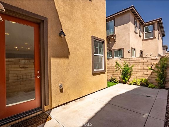 3rd image of 2983 E Halton Paseo