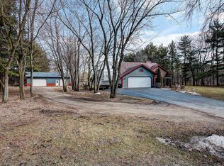W377S10700 Betts Rd, Eagle, WI 53119
