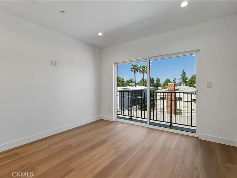 14165 Erwin St — Photo 15