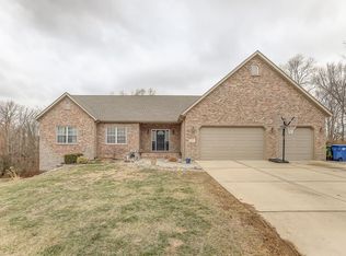 717 Birch Ln, Maryville, IL 62062