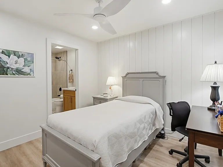 3950 Cleveland Ave #211 — Photo 15