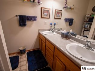 1710 N 175th Plz, Omaha, NE 68118