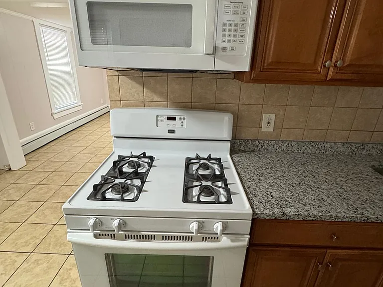 400 Lowell St #2 — Photo 7