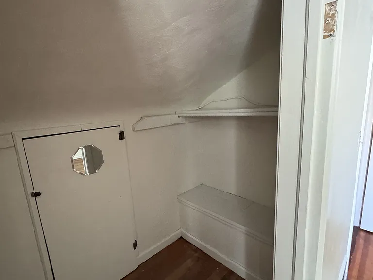 1034 Meredith St — Photo 17