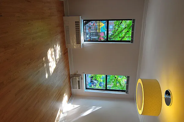 Rented by Metropolis Real Estate of Manhattan | media 31
