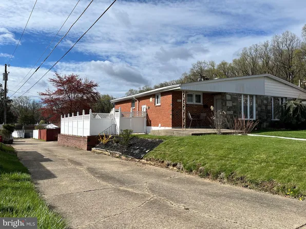 8803 Dewees St, Philadelphia, PA 19152