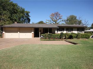 2153 Green Hill Cir, Fort Worth, TX 76112