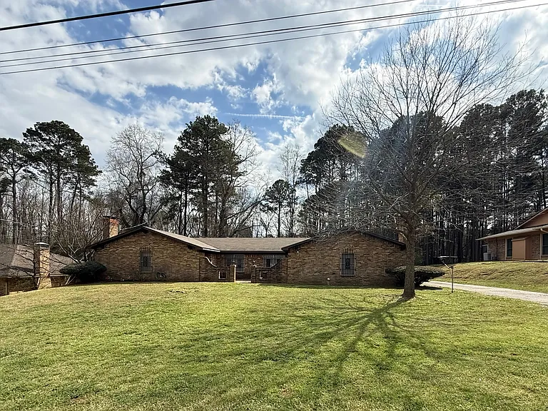 1506 W Fairmont St — Photo 2