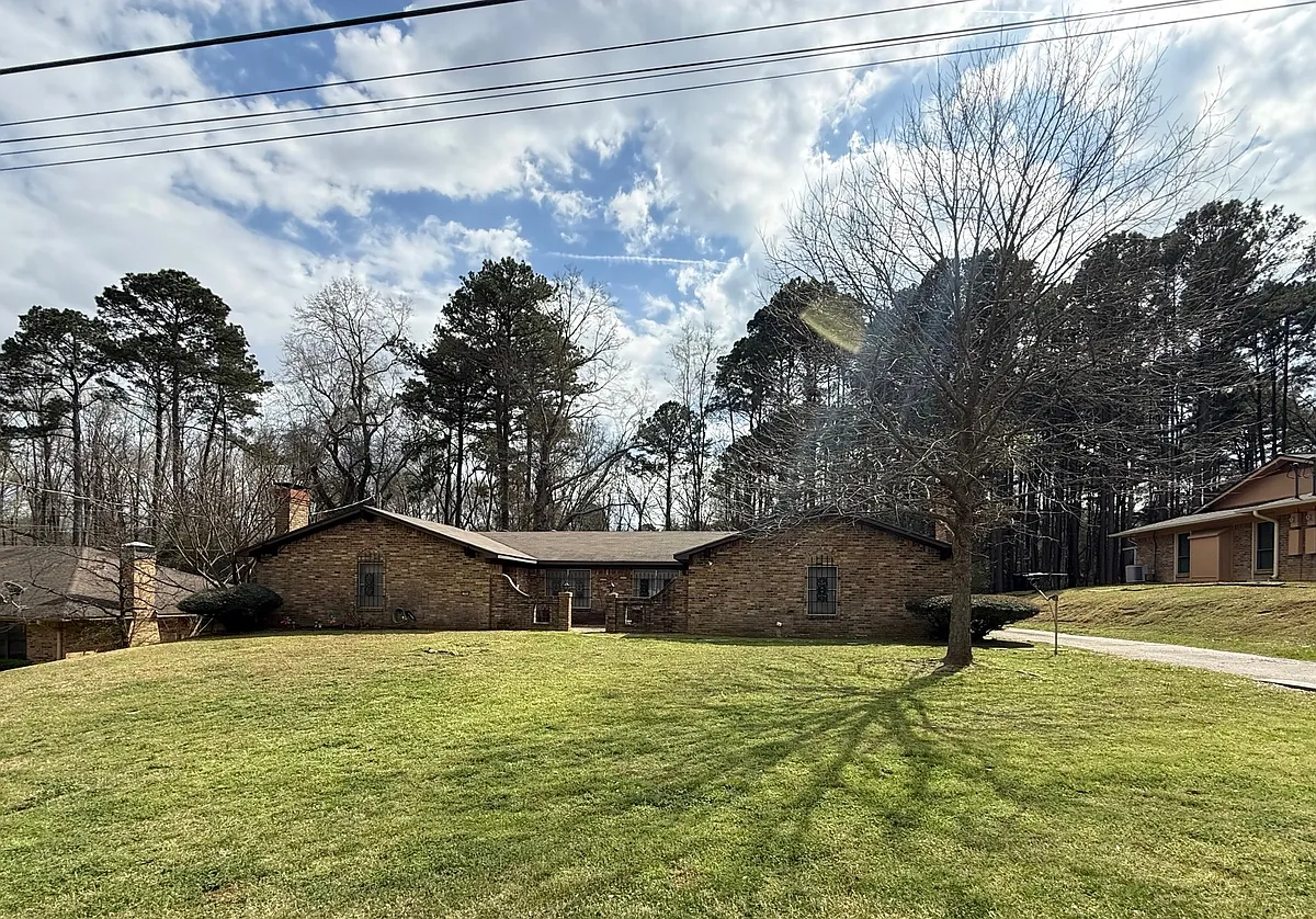 Building Photo - 1506 W Fairmont St