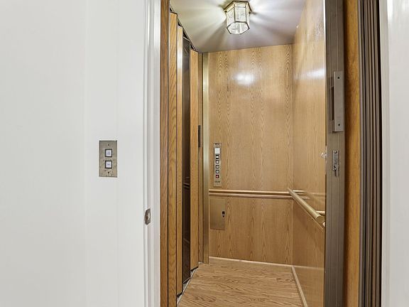 5th image of 566 E Crescent Dr
