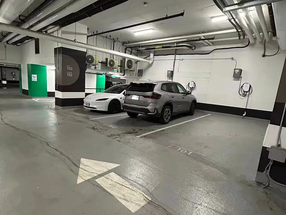 11 Yorkville Ave #EV-L2