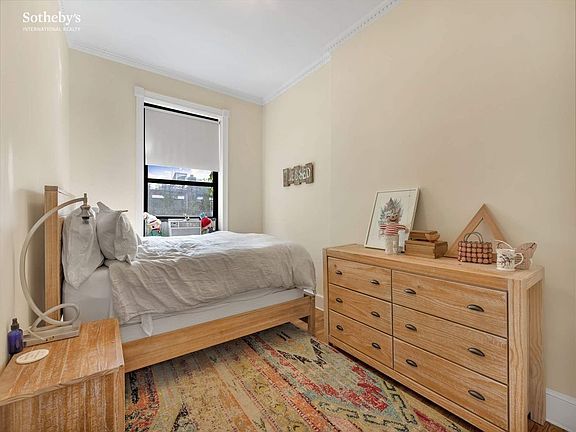 5th image of 50 W 91st St APT 4