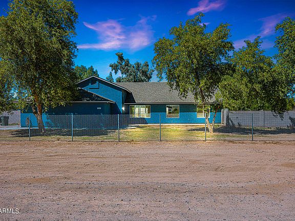 3rd image of 16410 W Pioneer Street