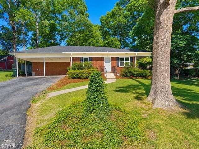 1st image of 203 Rockspring Dr