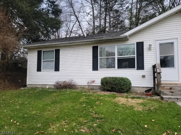 309 Wagon Wheel Rd #B, Montague, NJ 07827